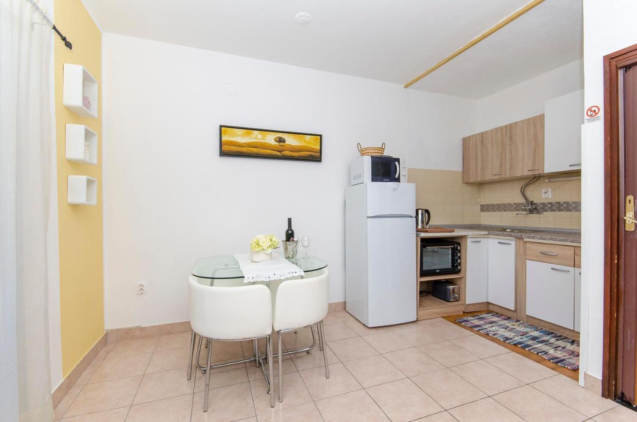 Apartments Derado Супетар Екстериор снимка